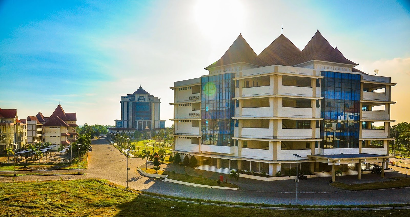 3 MENIT DARI UNIVERSITAS TRUNOJOYO