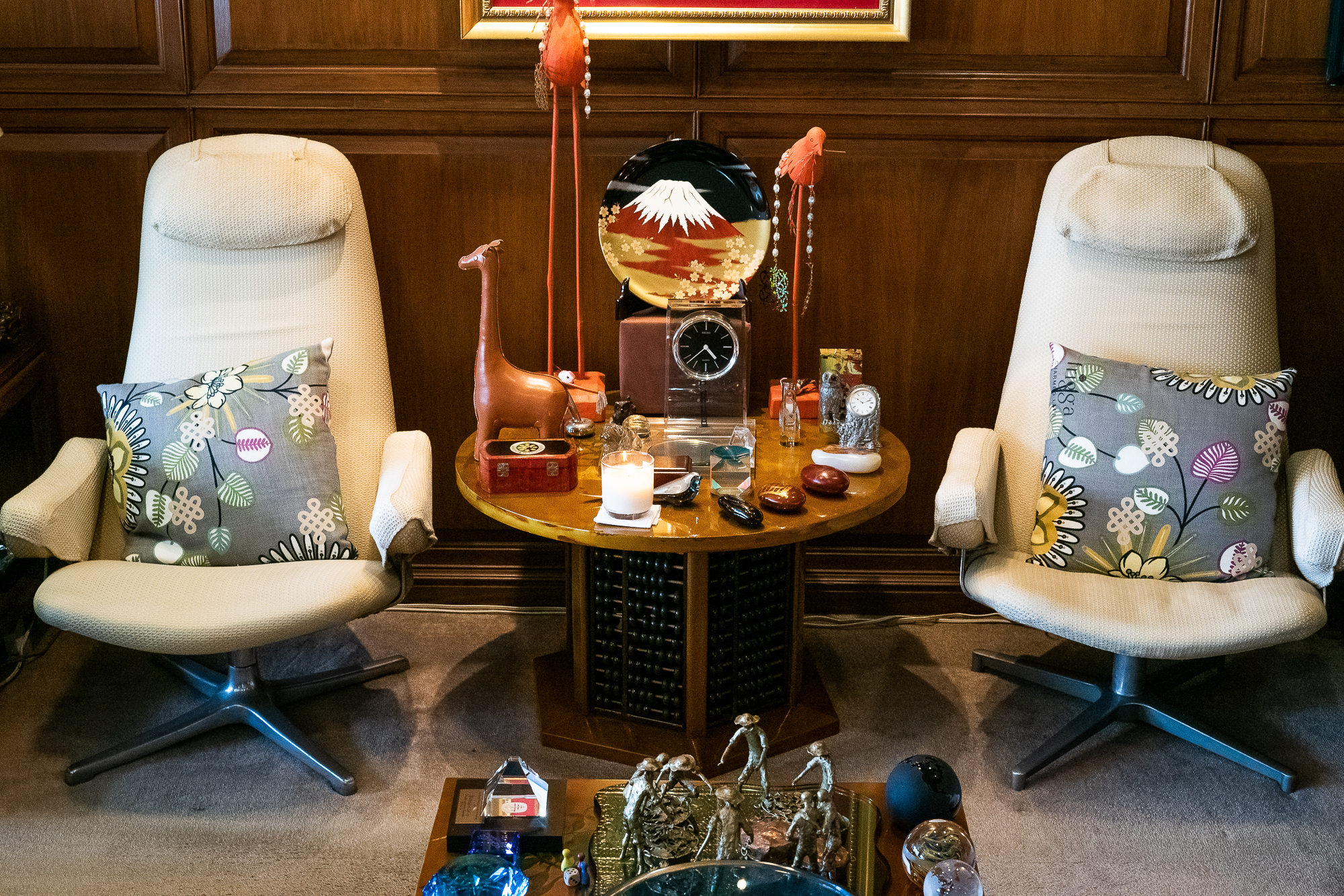 These swivel chairs bore silent witness to the conversations that took place between WS and his guests – the business deals completed, reconciliations made, and even the gentle chiding he would give.