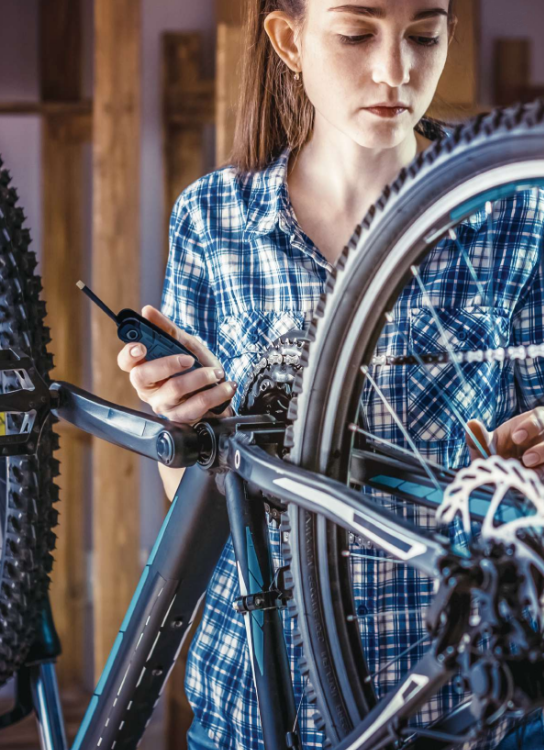 Auto-lock mechanism enables smooth torque work done.